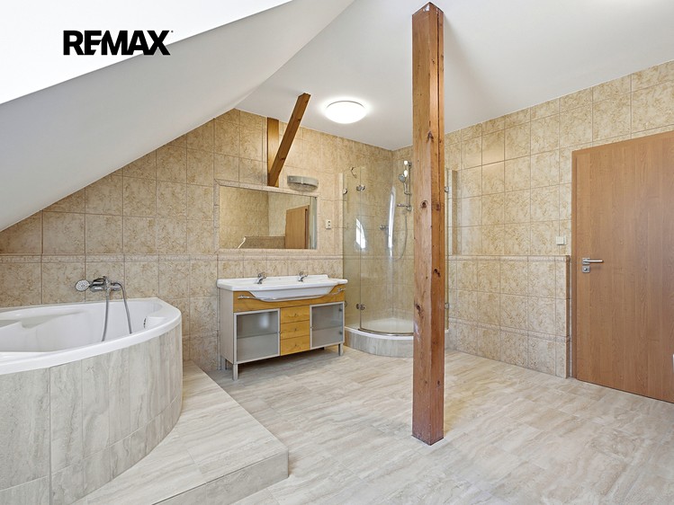 Prodej činžovního domu 654 m² - foto 4