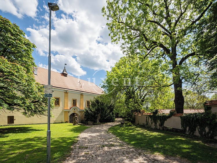 Prodej ubytovacího zařízení 2 500 m² - foto 1