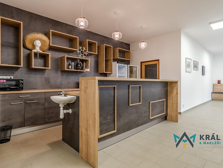 Prodej činžovního domu 1 400 m² - foto 3