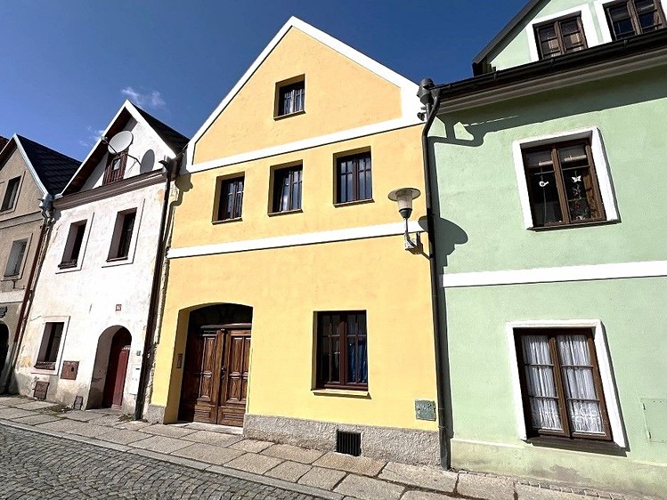 Prodej činžovního domu 215 m² - foto 1