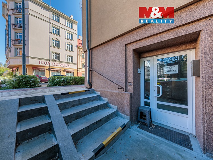 Prodej obchodního prostoru 147 m² - foto 1