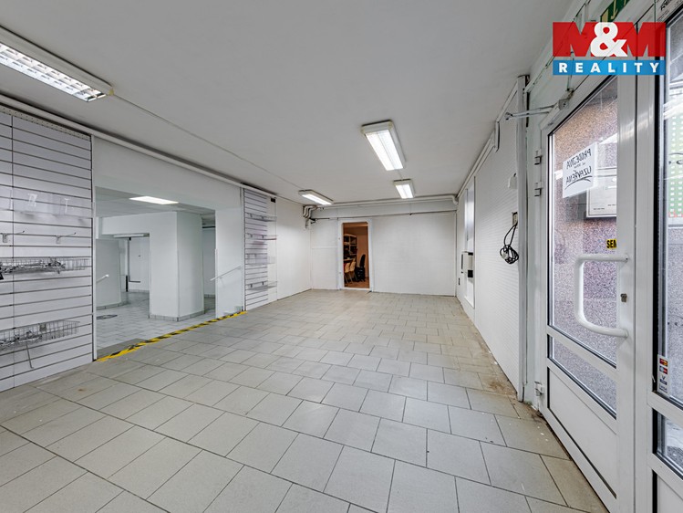 Prodej obchodního prostoru 147 m² - foto 2