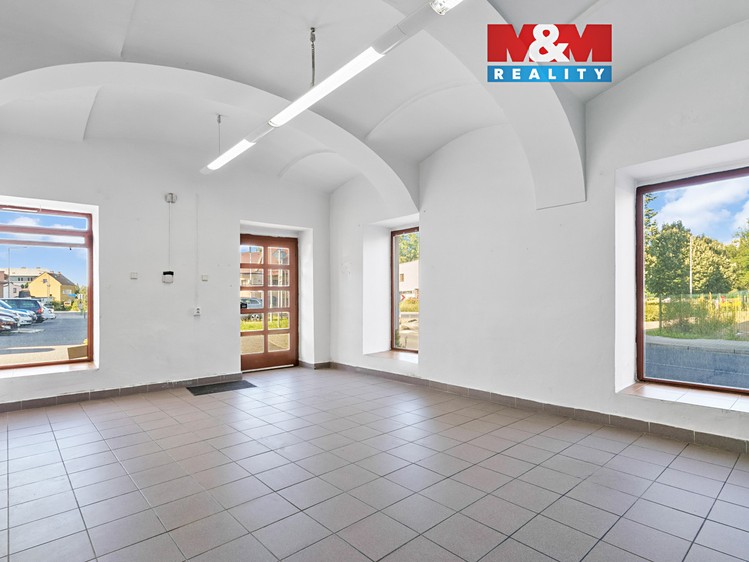 Prodej obchodního prostoru 150 m² - foto 1