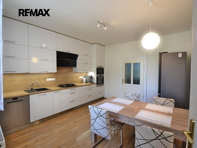 Prodej činžovního domu 307 m² - foto 3