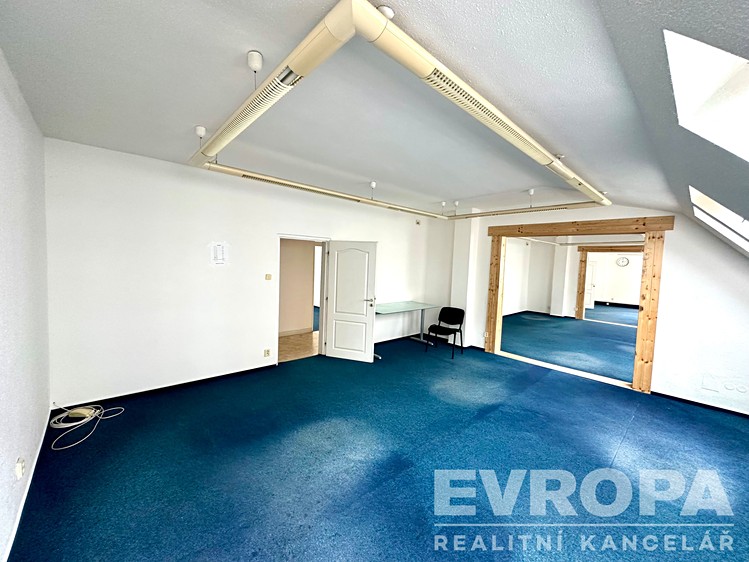 Prodej kanceláře 286 m² - foto 3