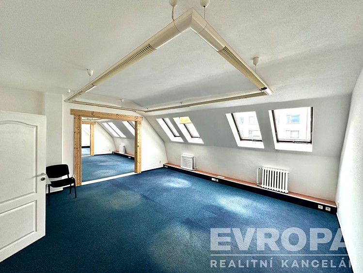 Prodej kanceláře 286 m² - foto 4
