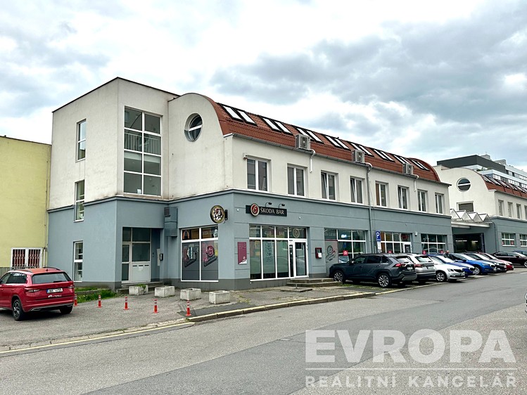 Prodej kanceláře 286 m² - foto 1