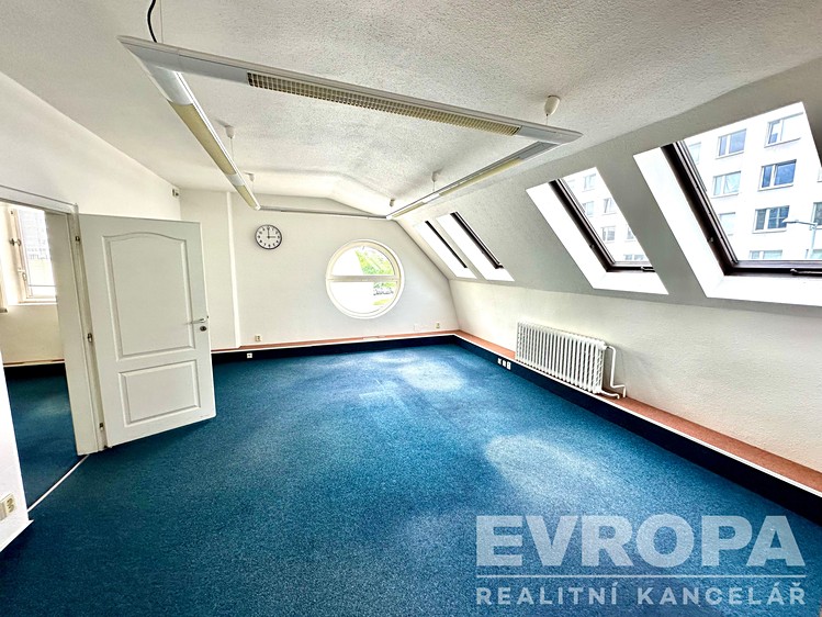 Prodej kanceláře 286 m² - foto 2