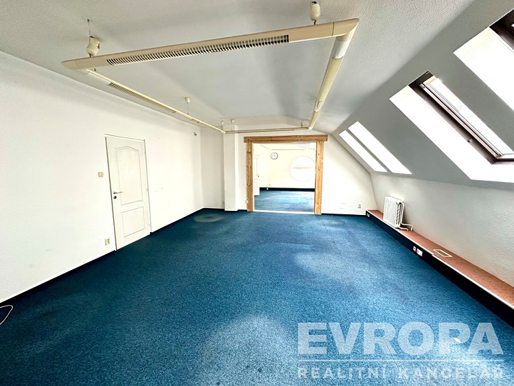 Prodej kanceláře 286 m² - foto 7
