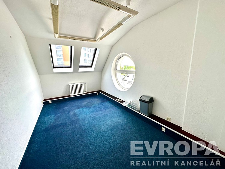Prodej kanceláře 286 m² - foto 5