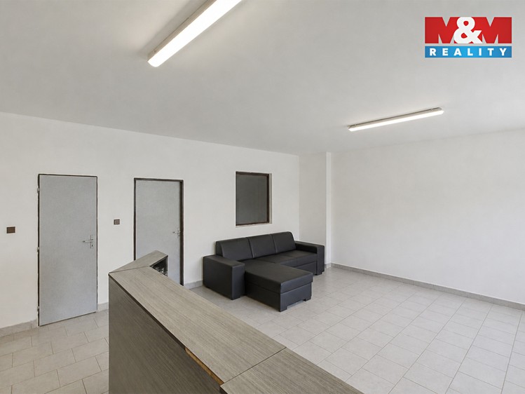 Prodej obchodního prostoru 178 m² - foto 3