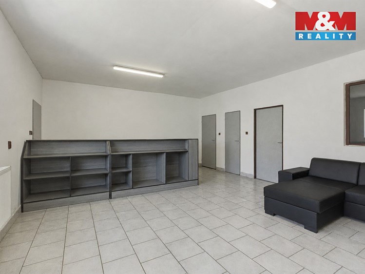 Prodej obchodního prostoru 178 m² - foto 2