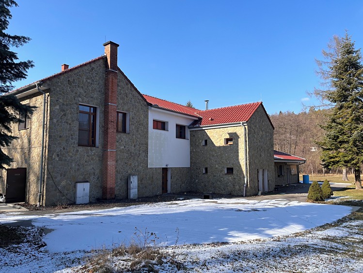 Prodej komerční nemovitosti 667 m² - foto 2