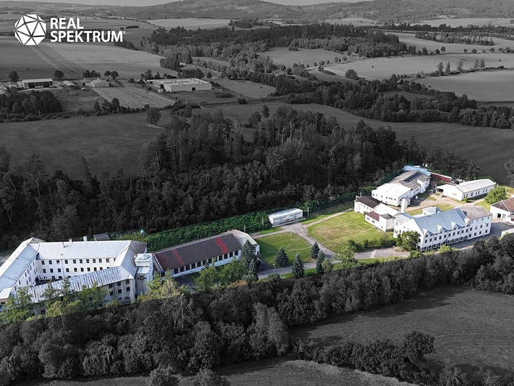 Prodej výrobní haly, prostoru 10 000 m² - foto 1