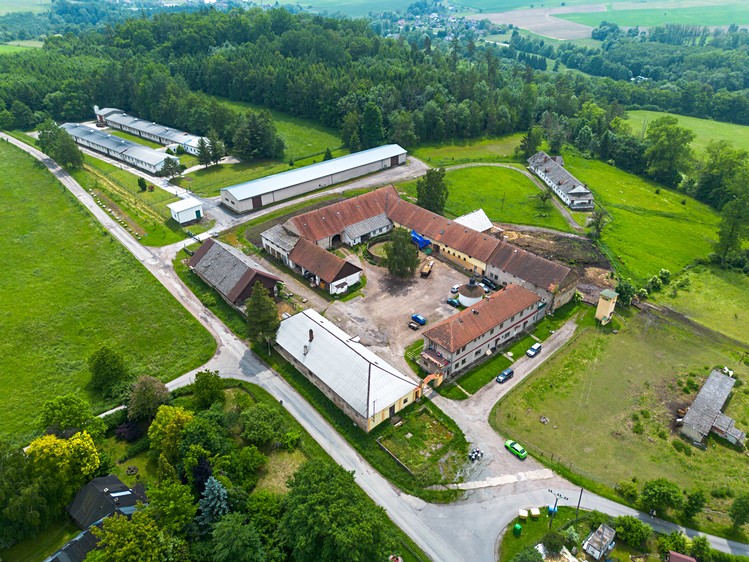 Prodej zemědělského objektu 2 900 m² - foto 1