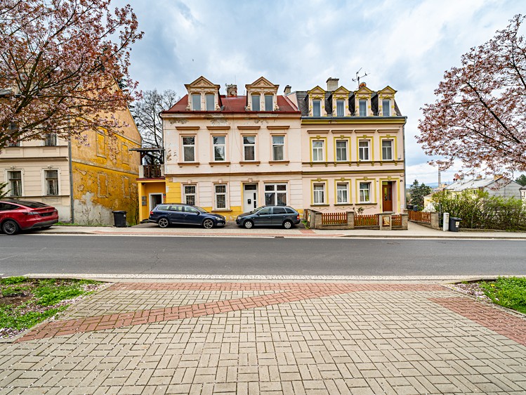 Prodej činžovního domu 320 m² - foto 1