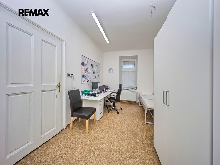 Prodej obchodního prostoru 92 m² - foto 4