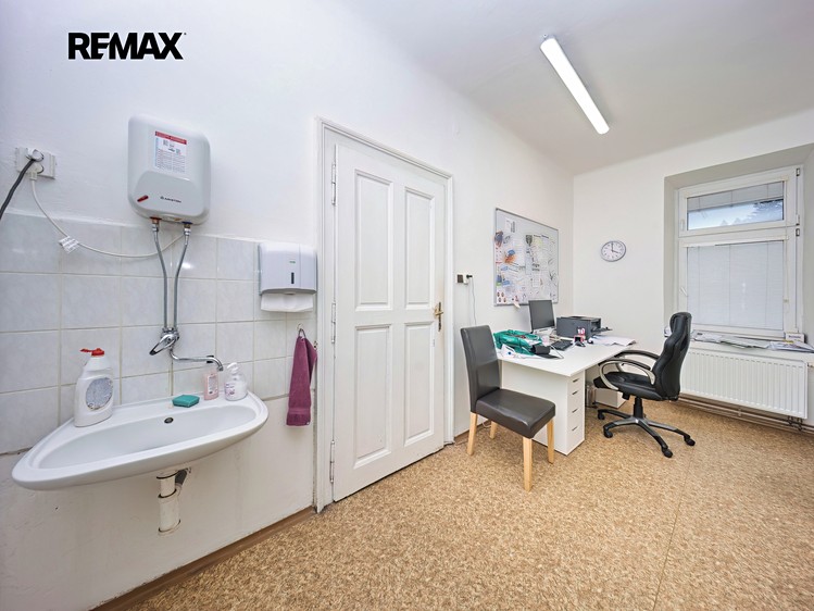 Prodej obchodního prostoru 92 m² - foto 5