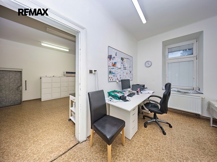 Prodej obchodního prostoru 92 m² - foto 8