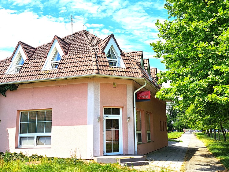 Prodej komerční nemovitosti 400 m² - foto 1
