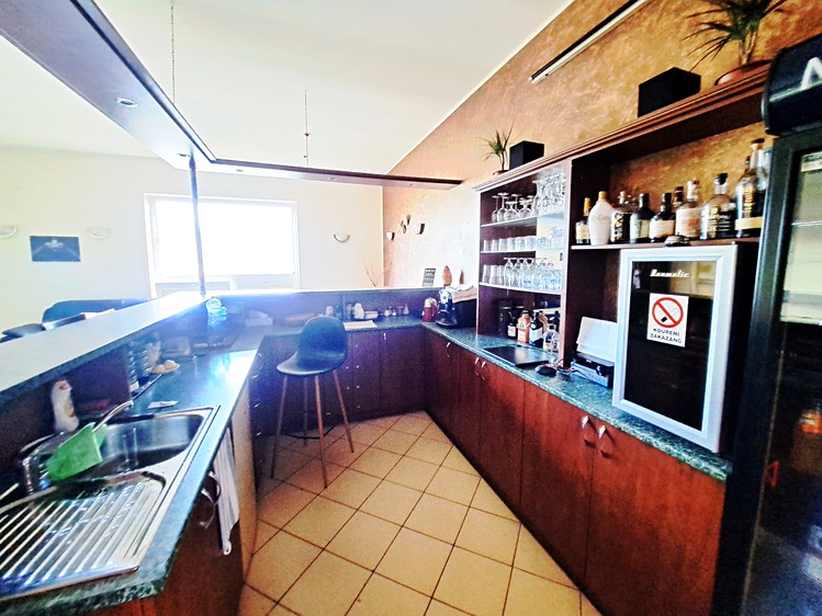 Prodej komerční nemovitosti 400 m² - foto 6