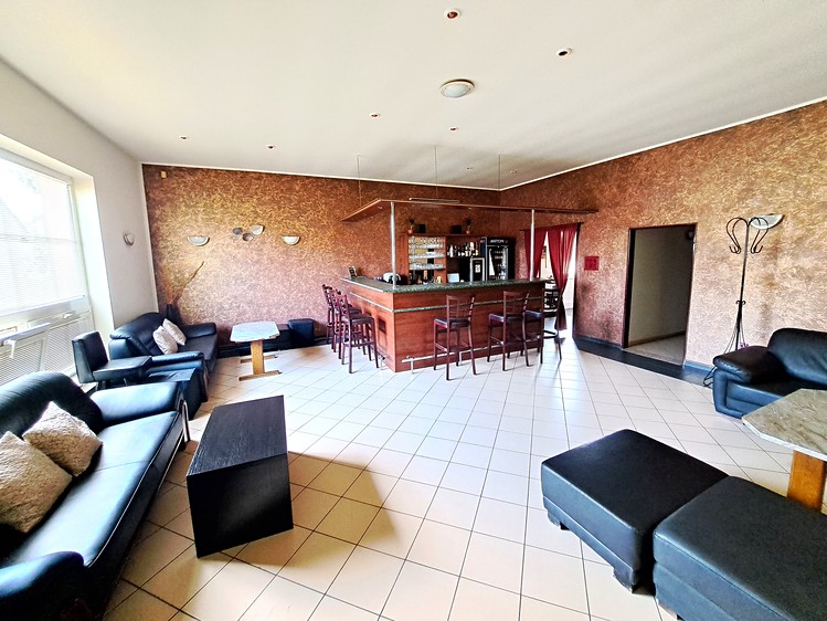 Prodej komerční nemovitosti 400 m² - foto 7