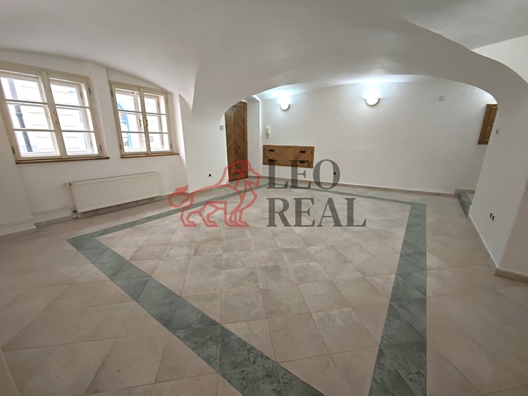Prodej obchodního prostoru 152 m² - foto 2