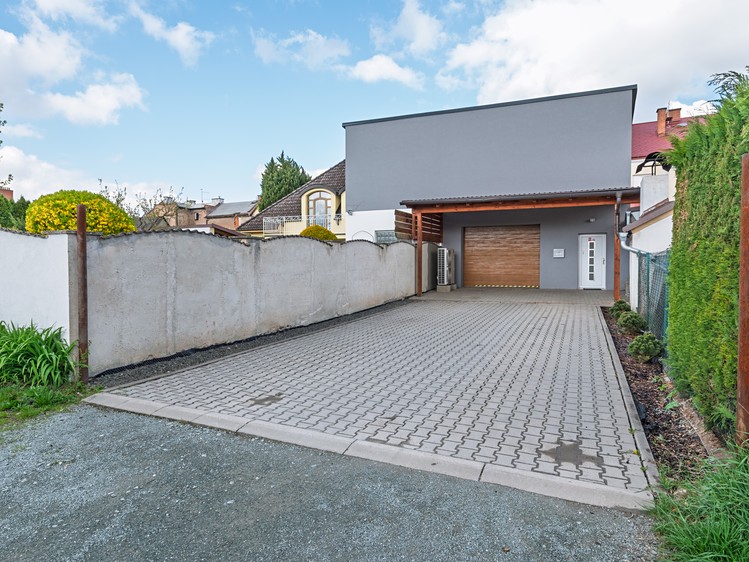 Prodej kanceláře 180 m² - foto 1