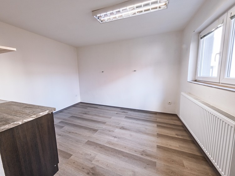 Prodej kanceláře 180 m² - foto 7