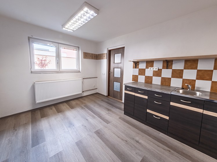 Prodej kanceláře 180 m² - foto 5