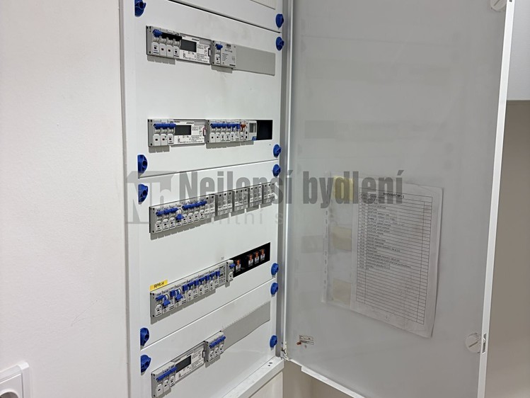 Prodej obchodního prostoru 124 m² - foto 8