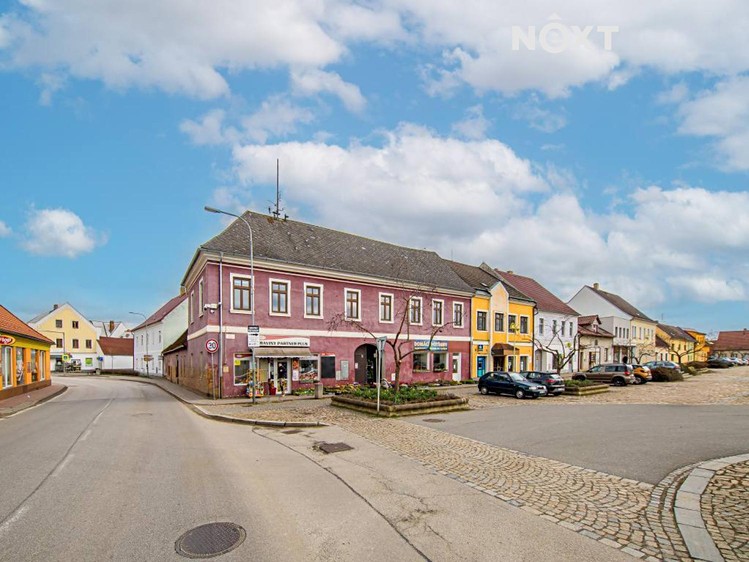 Prodej obchodního prostoru 550 m² - foto 1