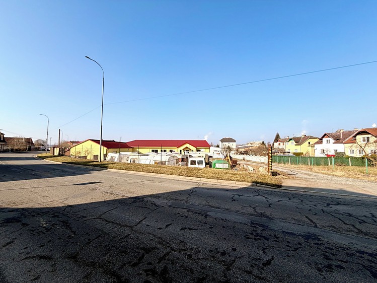 Prodej obchodního prostoru 1 200 m² - foto 1