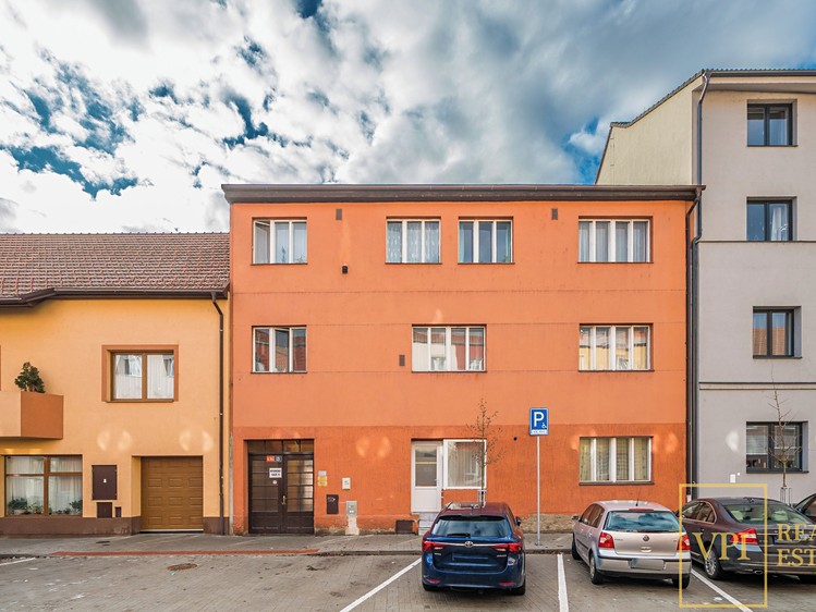 Prodej činžovního domu 714 m² - foto 1