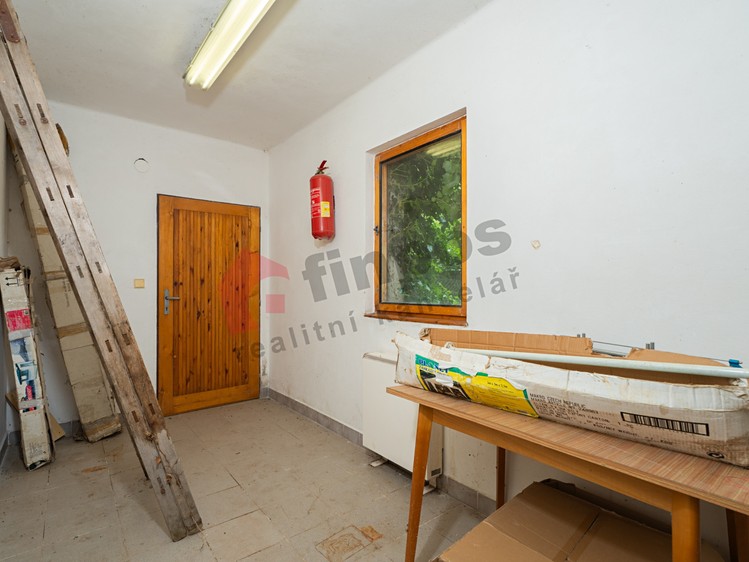 Prodej výrobní haly, prostoru 143 m² - foto 8