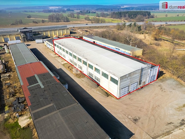 Prodej výrobní haly, prostoru 2 752 m² - foto 1
