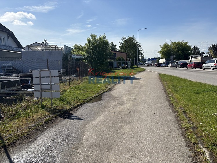 Prodej výrobní haly, prostoru 380 m² - foto 3