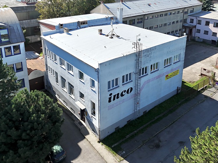 Prodej kanceláře 1 600 m² - foto 1