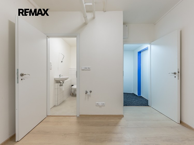 Prodej kanceláře 45 m² - foto 6