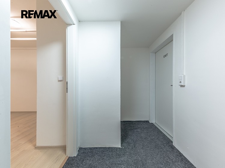 Prodej kanceláře 45 m² - foto 5