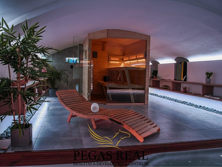 Prodej komerční nemovitosti 103 m² - foto 3