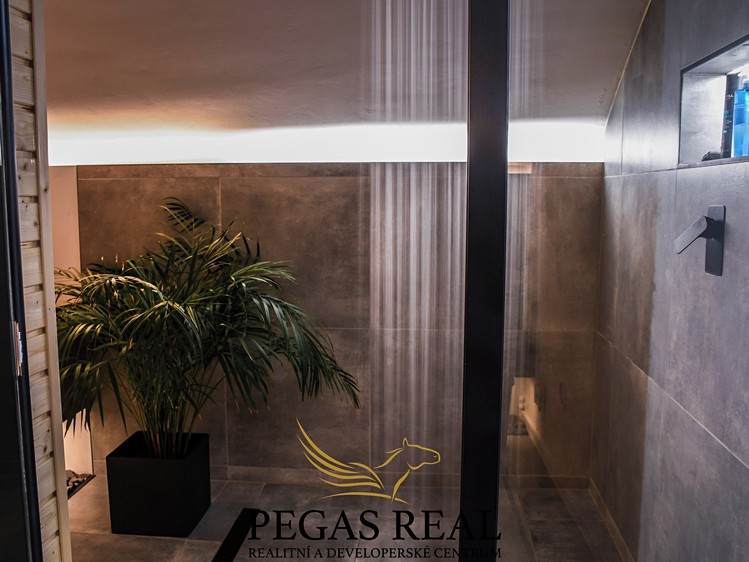 Prodej komerční nemovitosti 103 m² - foto 7