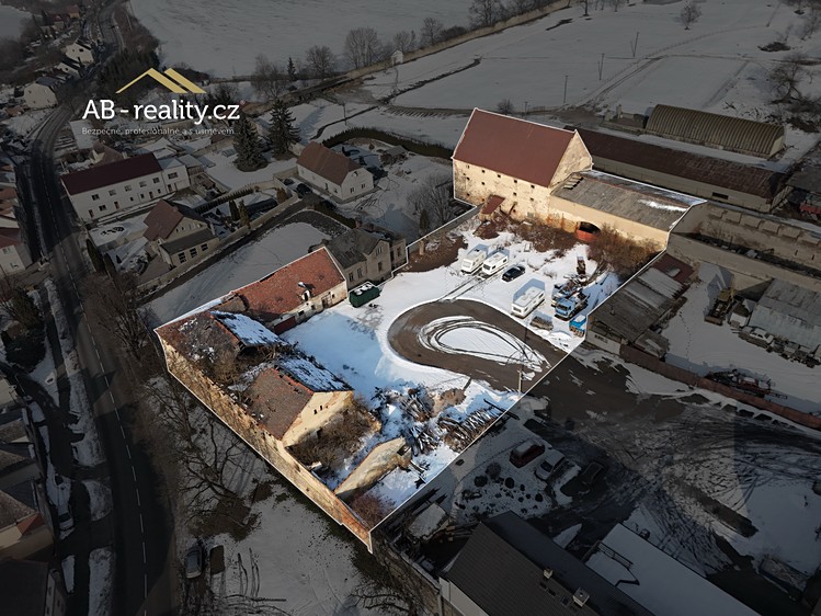 Prodej zemědělského objektu 1 600 m² - foto 1