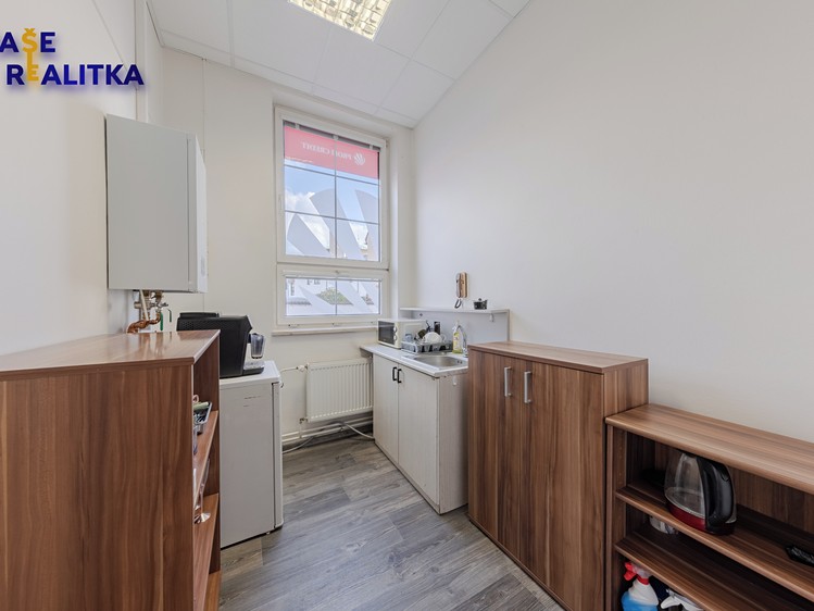 Prodej obchodního prostoru 57 m² - foto 8