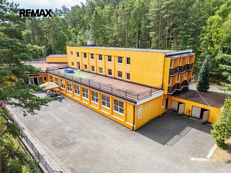 Prodej ubytovacího zařízení 1 700 m² - foto 1