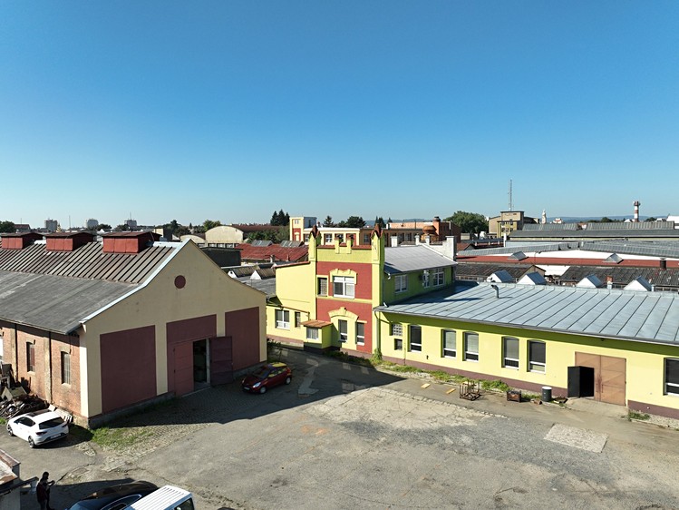 Prodej výrobní haly, prostoru 3 555 m² - foto 1
