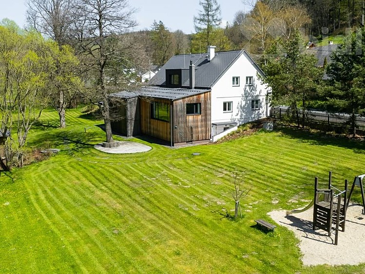 Prodej ubytovacího zařízení 370 m² - foto 1