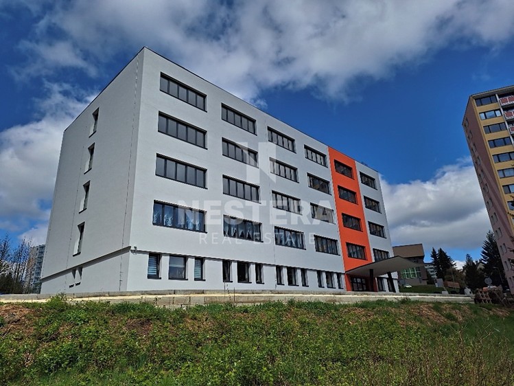 Prodej činžovního domu 2 725 m² - foto 1