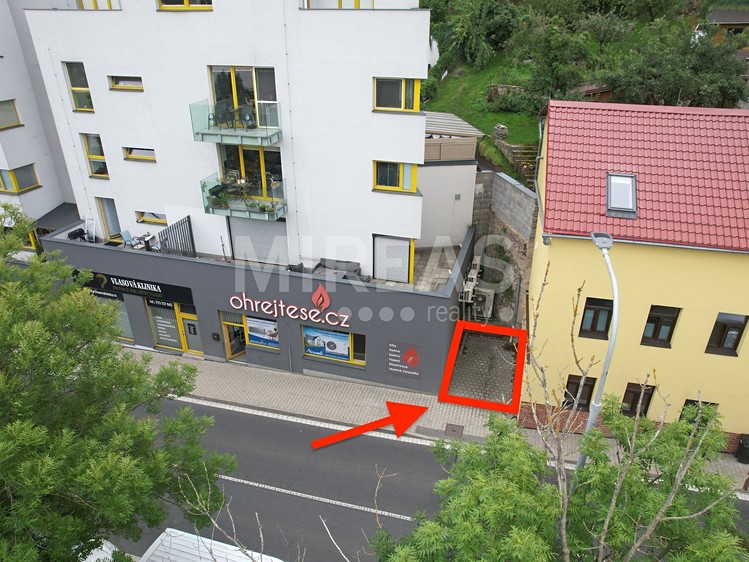 Prodej obchodního prostoru 106 m² - foto 2