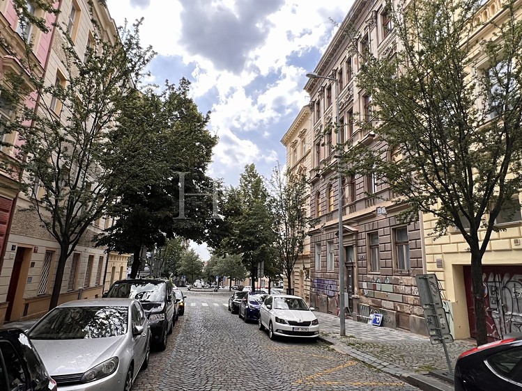 Prodej činžovního domu 1 015 m² - foto 1